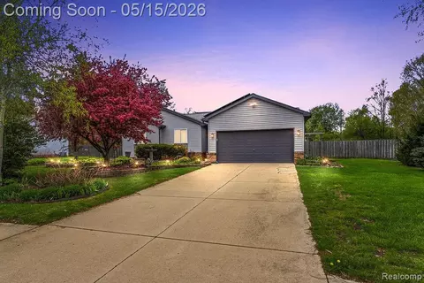 4713 Desert Bridge Ct, Highland, MI 48356