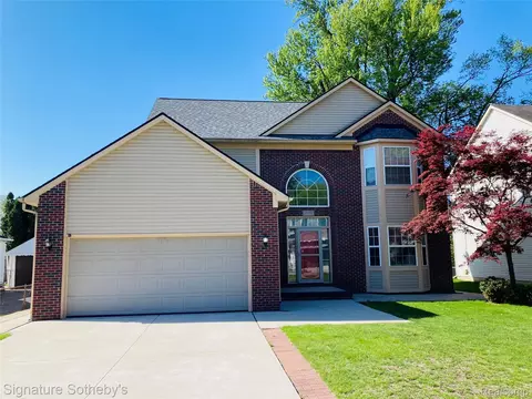 1070 Arthur Dr, Troy, MI 48083