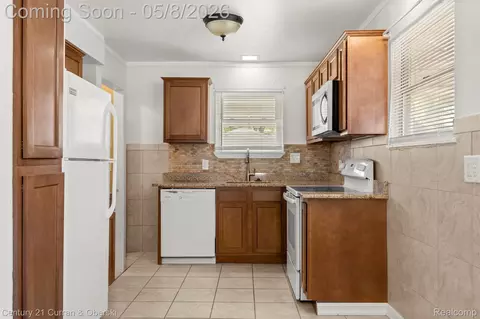 Kitchen - 7609 Dudley St, Taylor, MI 48180 photo 2 of 4