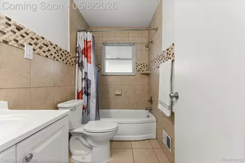 Bath - 7609 Dudley St, Taylor, MI 48180 photo 2 of 2