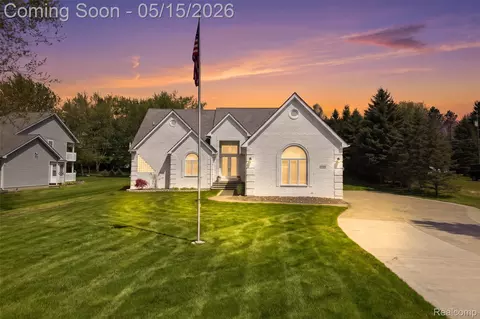 24366 Taft Rd, Novi, MI 48375