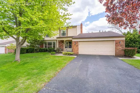 8648 Tamarack Dr, Shelby Township, MI 48317