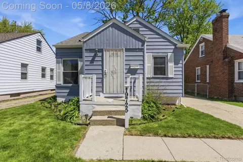 19725 Kingsville St, Harper Woods, MI 48225