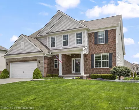 2083 Findley Cir, Orion, MI 48360