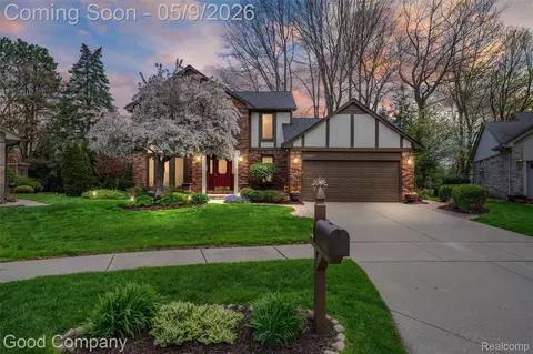 20063 Hudson Bay Ct, Clinton Township, MI 48038