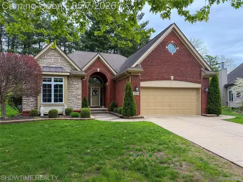22150 Abington Dr, Farmington Hills, MI 48335
