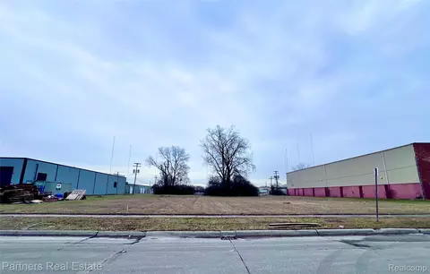 32660 Industrial Rd, Garden City, MI 48135