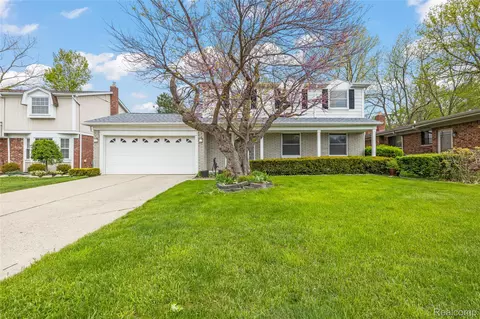 6748 Brookshire Dr, Canton, MI 48187