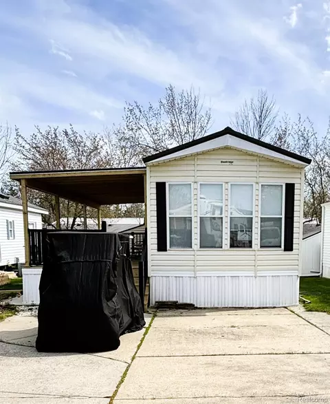 7166 Ben Franklin Dr, Lexington, MI 48450