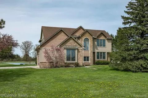 7978 Frith Rd, Columbus, MI 48063
