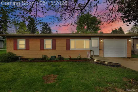 730 Cherry St, Charlotte, MI 48813