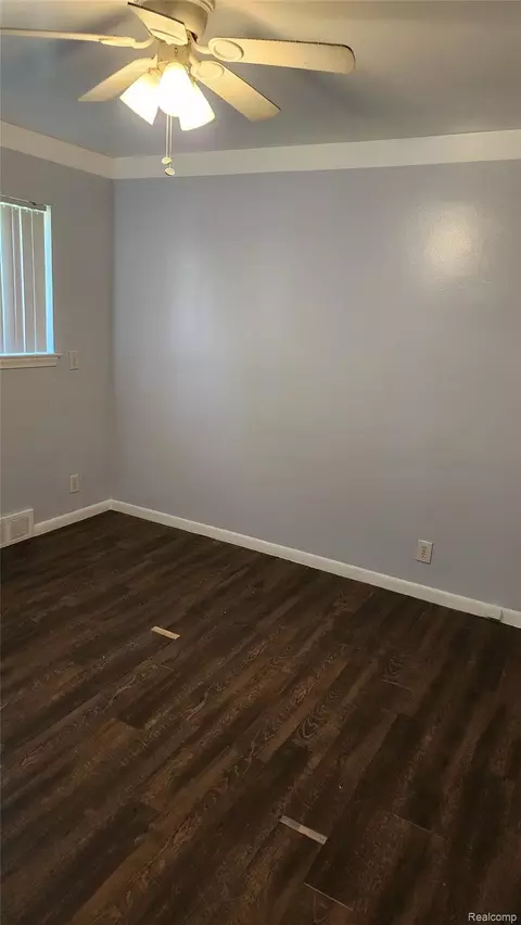 Bedroom - 25543 Loretta Ave, Warren, MI 48091 photo 1 of 5