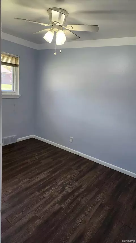 Bedroom - 25543 Loretta Ave, Warren, MI 48091 photo 4 of 5