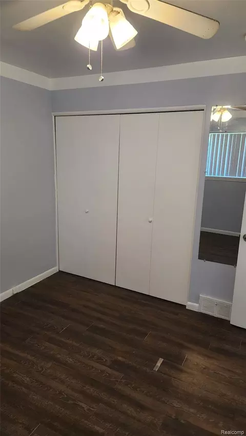 Bedroom - 25543 Loretta Ave, Warren, MI 48091 photo 5 of 5