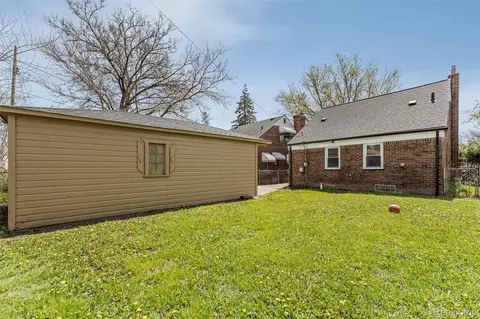 Exterior - 16829 Stricker Ave, Eastpointe, MI 48021 photo 3 of 4