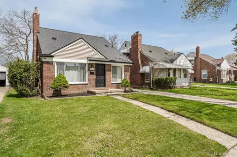Exterior - 16829 Stricker Ave, Eastpointe, MI 48021 photo 2 of 4