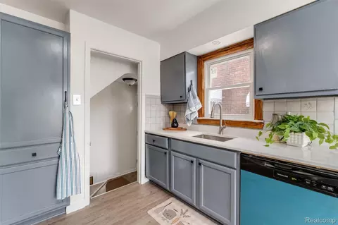 Kitchen - 16829 Stricker Ave, Eastpointe, MI 48021 photo 1 of 3