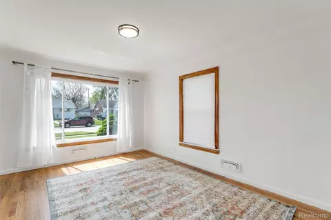 Living - 16829 Stricker Ave, Eastpointe, MI 48021 photo 1 of 3