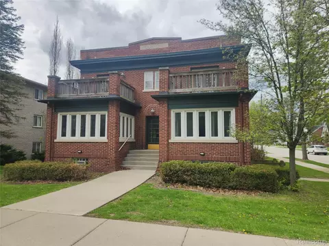 2041 N Main St, Royal Oak, MI 48073