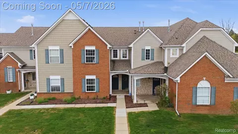 1980 Monarch Dr #23, Shelby Township, MI 48316