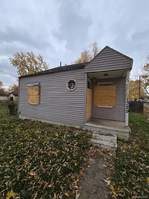 1329 Lincoln Ave, Flint, MI 48507