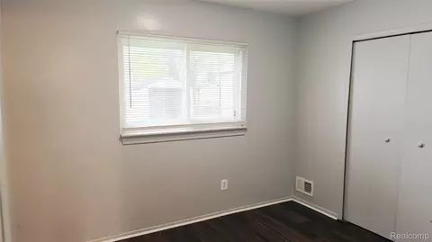 Bedroom - 6039 Sylvia St, Taylor, MI 48180 photo 1 of 5