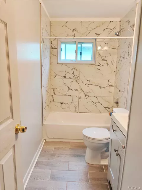 Bath - 6039 Sylvia St, Taylor, MI 48180 photo 1 of 1