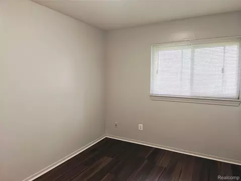 Bedroom - 6039 Sylvia St, Taylor, MI 48180 photo 4 of 5