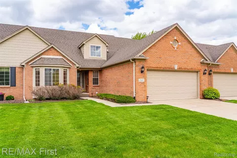 17197 Averhill Blvd, Macomb, MI 48042
