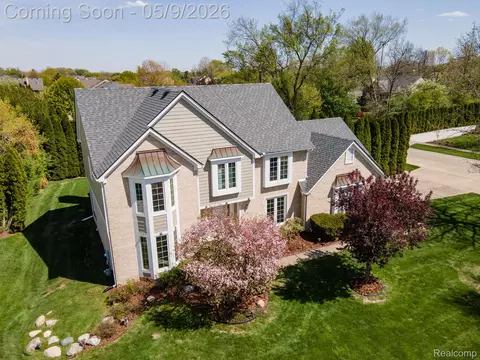 3862 Stone Haven Dr, Troy, MI 48084