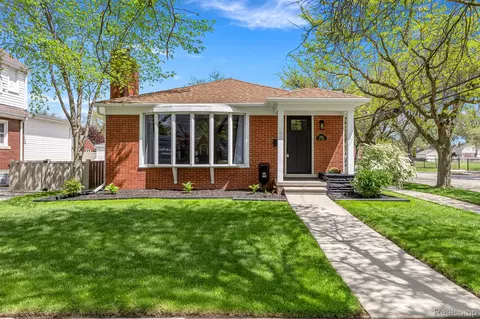 2515 21st St, Wyandotte, MI 48192