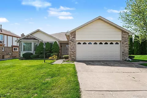 421 Drexelgate Pkwy, Rochester Hills, MI 48307