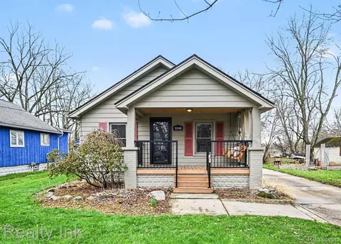 16944 Franklin Rd, Northville, MI 48168