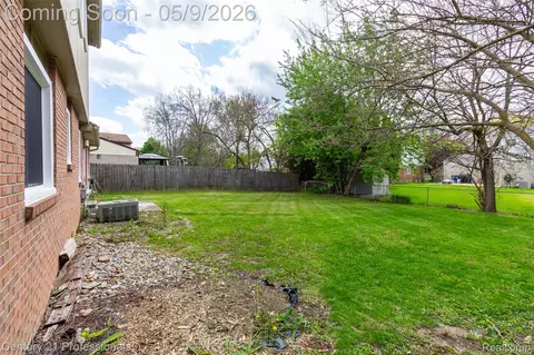 Exterior - 3091 Heritage Dr, Troy, MI 48083 photo 3 of 3