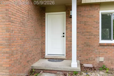 Entry Way - 3091 Heritage Dr, Troy, MI 48083 photo 1 of 2