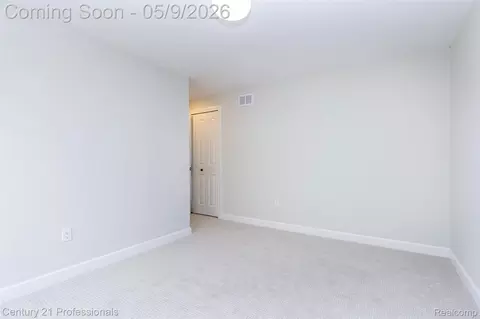 Bedroom - 3091 Heritage Dr, Troy, MI 48083 photo 5 of 9