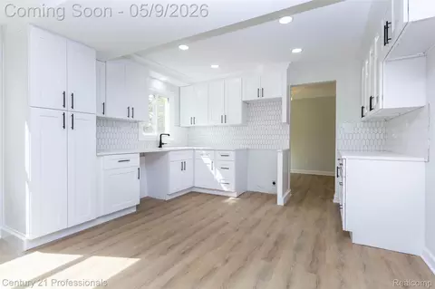 Other - 3091 Heritage Dr, Troy, MI 48083 photo 3 of 14