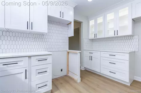 Kitchen - 3091 Heritage Dr, Troy, MI 48083 photo 2 of 2