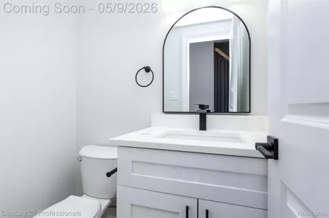 Bath - 3091 Heritage Dr, Troy, MI 48083 photo 4 of 5