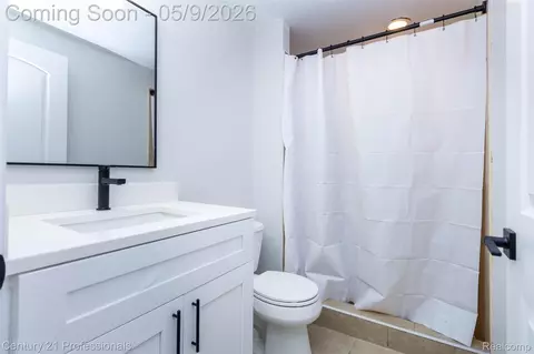 Bath - 3091 Heritage Dr, Troy, MI 48083 photo 5 of 5