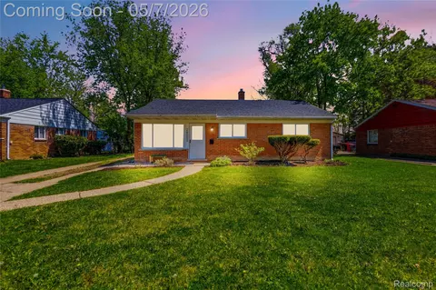 28050 Stuart Ave, Southfield, MI 48076
