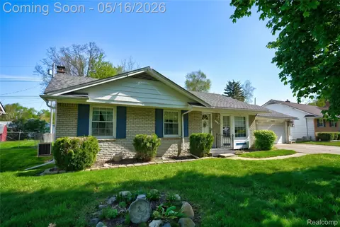 1424 W Judd Rd, Flint, MI 48507