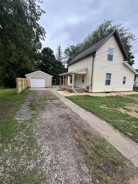 411 Crane St, Eaton Rapids, MI 48827
