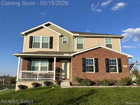 8371 Crossbow Ct, Grand Blanc, MI 48439