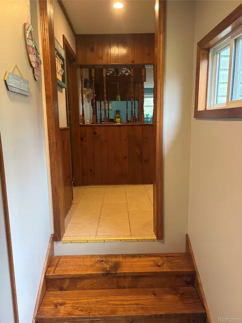 Entry Way - 5315 E 8th St, Au Gres, MI 48703 photo 2 of 4