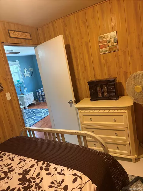 Bedroom - 5315 E 8th St, Au Gres, MI 48703 photo 4 of 6