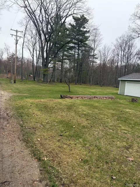 Exterior - 5315 E 8th St, Au Gres, MI 48703 photo 2 of 5