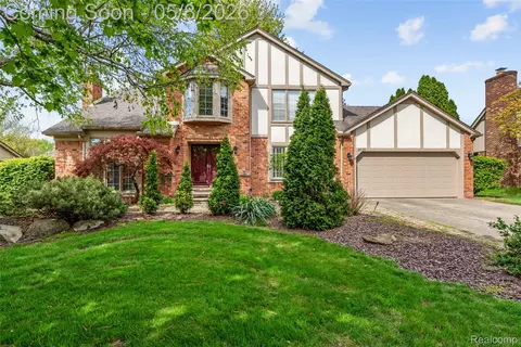20125 Myron Dr, Livonia, MI 48152