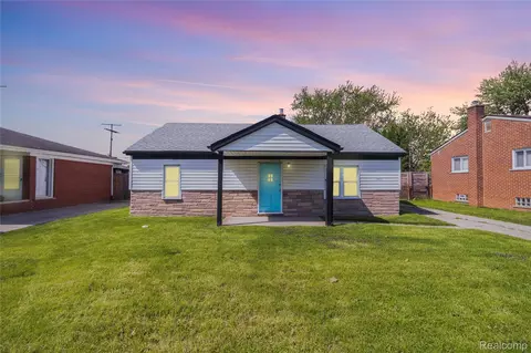 30064 Ann Arbor Trl, Westland, MI 48185