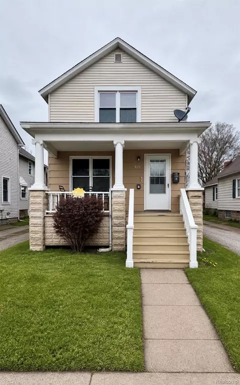 821 Griswold St, Port Huron, MI 48060